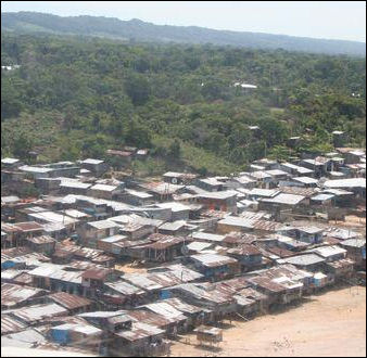 20110306-miner shantytown in Peru mongabay Flight_1022_1565.JPG